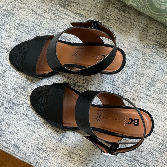 BC Born in California Size 10 Black Wedge Heels - Picture 3 of 7